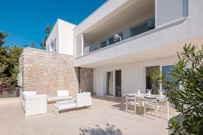Luxury Villa Photo #5