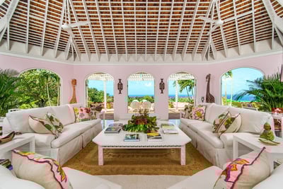 Luxury Villa Photo #12