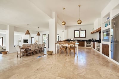 Luxury Villa Photo #14