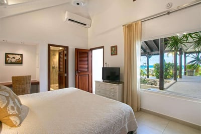 Luxury Villa Photo #21