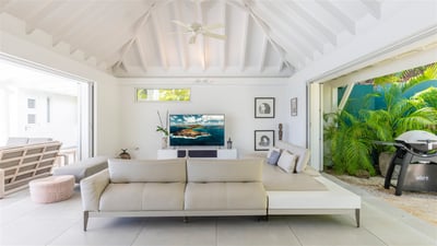 Luxury Villa Photo #19