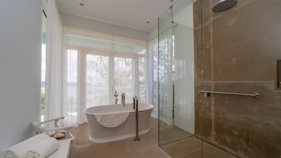 Luxury Villa Photo #42