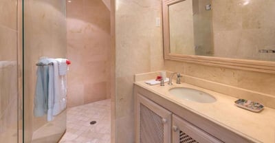 Luxury Villa Photo #10