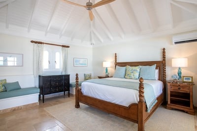 Luxury Villa Photo #36