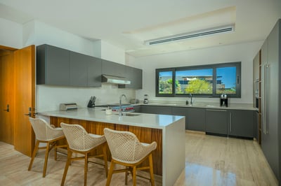 Luxury Villa Photo #33