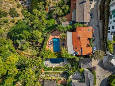 Luxury Villa Photo #26