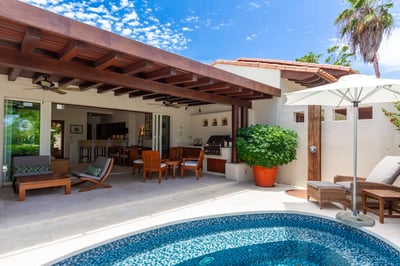 Luxury Villa Photo #9