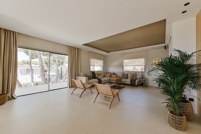 Luxury Villa Photo #15