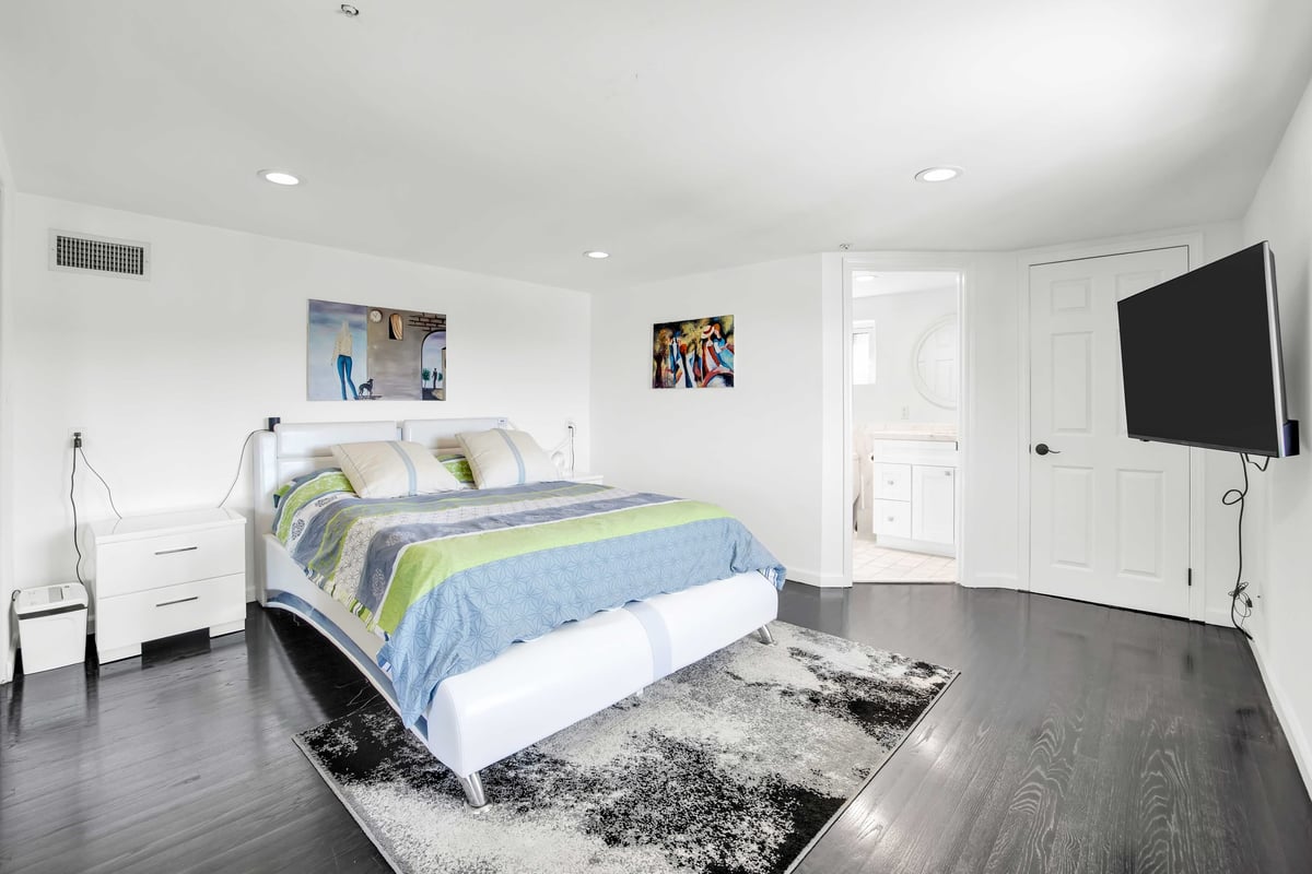 The Artist’s Summit