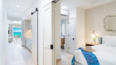 Luxury Villa Photo #9