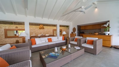 Luxury Villa Photo #13