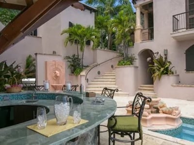 Luxury Villa Photo #12