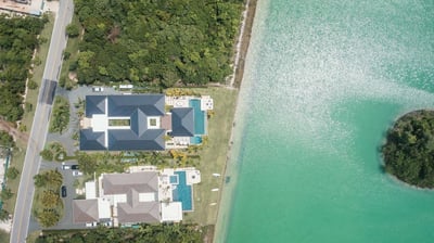 Luxury Villa Photo #4