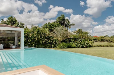 Luxury Villa Photo #4