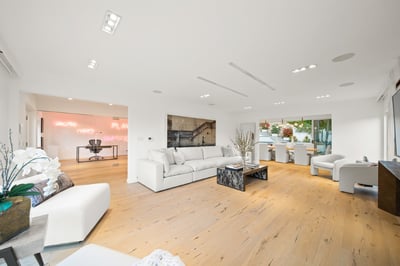 Luxury Villa Photo #20