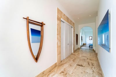 Luxury Villa Photo #18