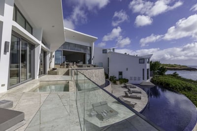 Luxury Villa Photo #6