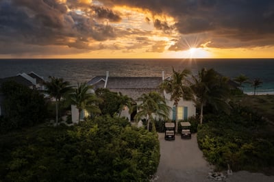Luxury Villa Photo #2