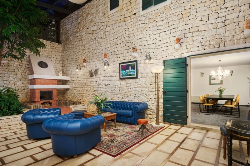 Villa Supetrus Palace