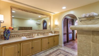 Luxury Villa Photo #53