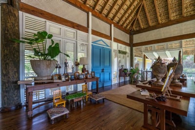Luxury Villa Photo #9