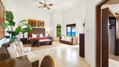 Luxury Villa Photo #29