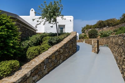 Luxury Villa Photo #3