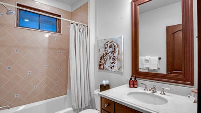 Double twin ensuite on lower level
