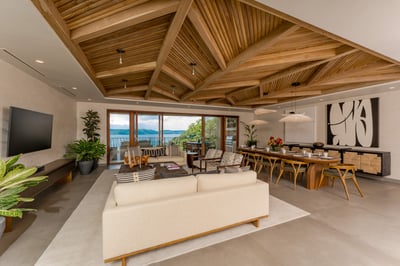 Luxury Villa Photo #4