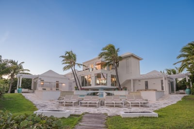 Luxury Villa Photo #6