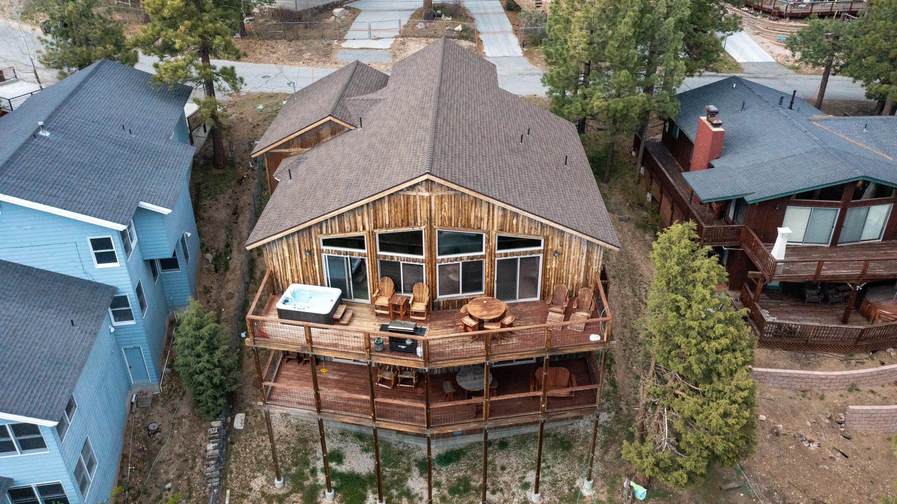 Lakefront Lodge
