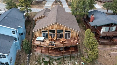 Lakefront Lodge