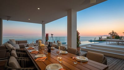 Luxury Villa Photo #30