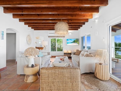 Luxury Villa Photo #13