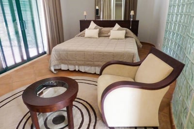 Luxury Villa Photo #18