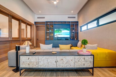 Luxury Villa Photo #16