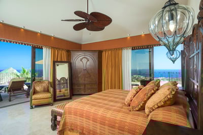 Luxury Villa Photo #25