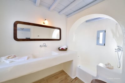 Luxury Villa Photo #18