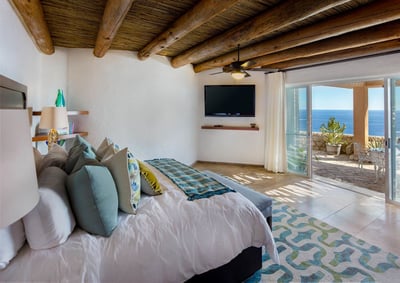 Luxury Villa Photo #29