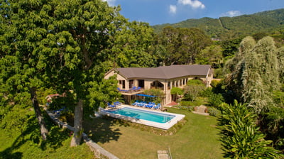 Luxury Villa Photo #2