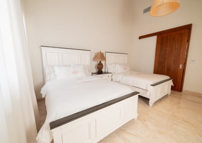 Luxury Villa Photo #39