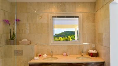 Luxury Villa Photo #37