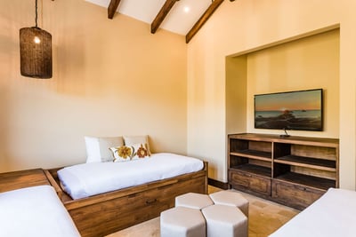 Luxury Villa Photo #14