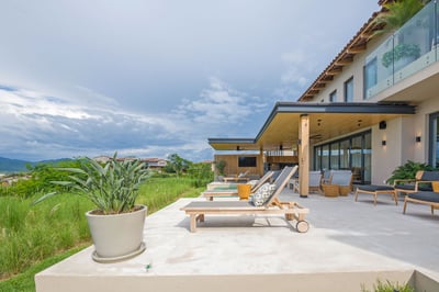 Luxury Villa Photo #5