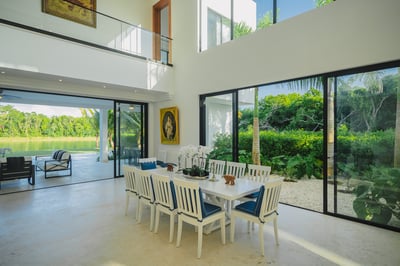 Luxury Villa Photo #31