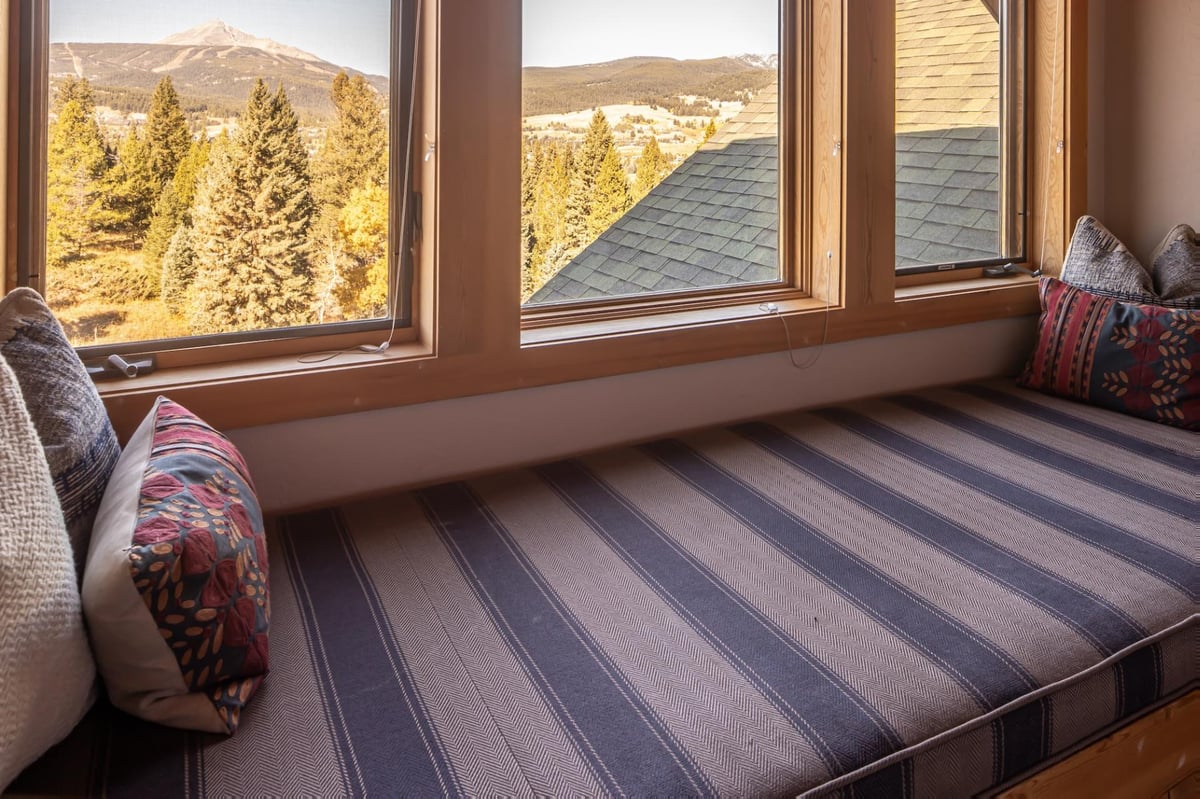 Huckleberry Hideaway