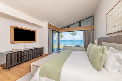 Luxury Villa Photo #32