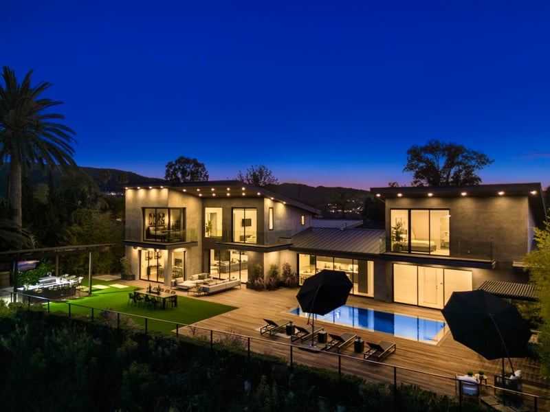 Skyline Luxury Haven