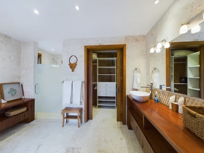 Luxury Villa Photo #31