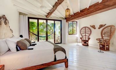 Luxury Villa Photo #35